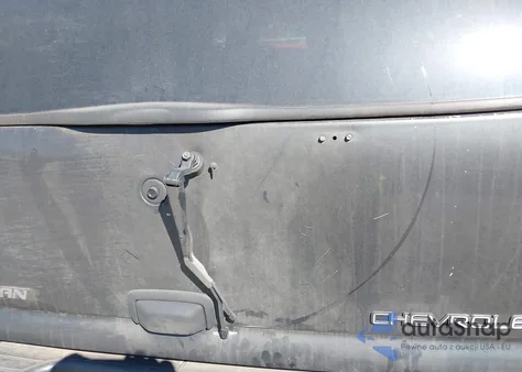 2005 Chevrolet Suburban 1500 Ls z USA, uszkodzony, nr VIN 3GNEC16ZX5G225173